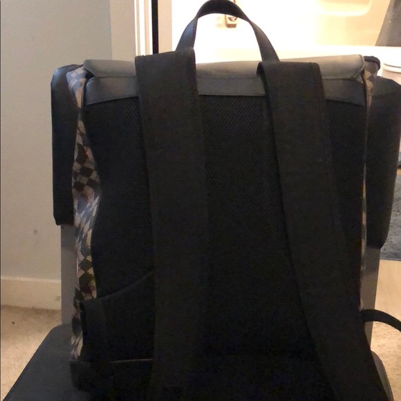 Gucci backpack only used once - Picture 2 of 2
